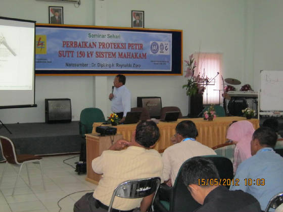 Sebelum pemasangan dilakukan diskusi comprehensif dihadiri.oleh GM.dan para managers PLN Kalimantan Timur